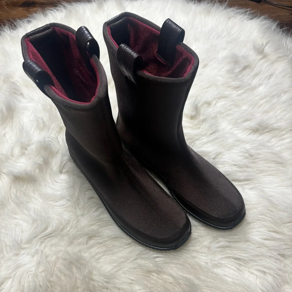 Berries by Aetrex Mid Calf Neoprene Boots in Brown and Black size 7 women’s